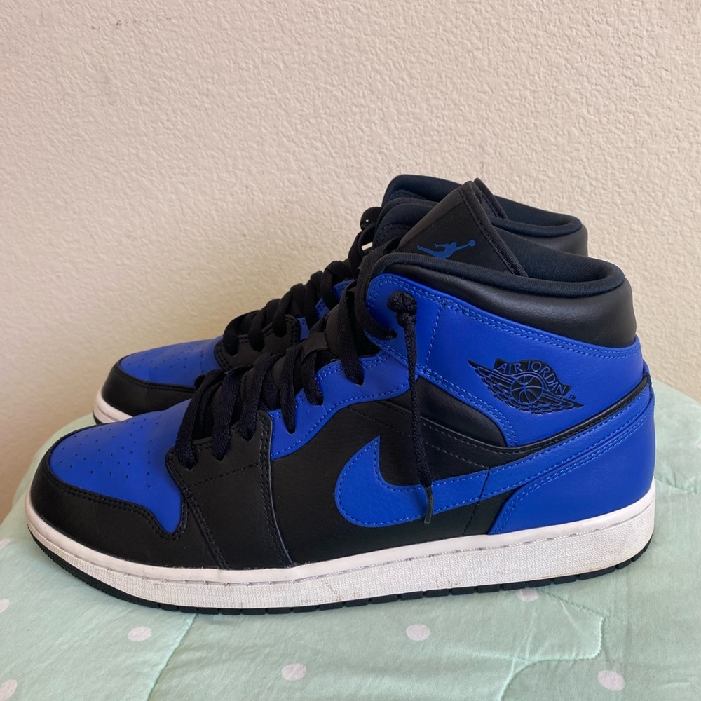 Air Jordan 1 Mid Hyper Royal 554724-077 Men’s size 13